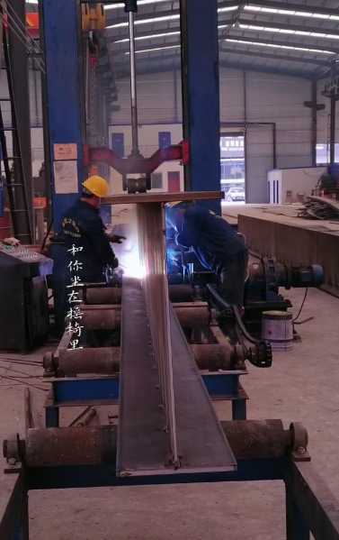 甘肃七里河钢结构厂H型钢组立机