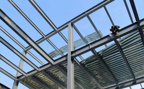 七里河钢结构加工中的切割与钻孔精度控制要点